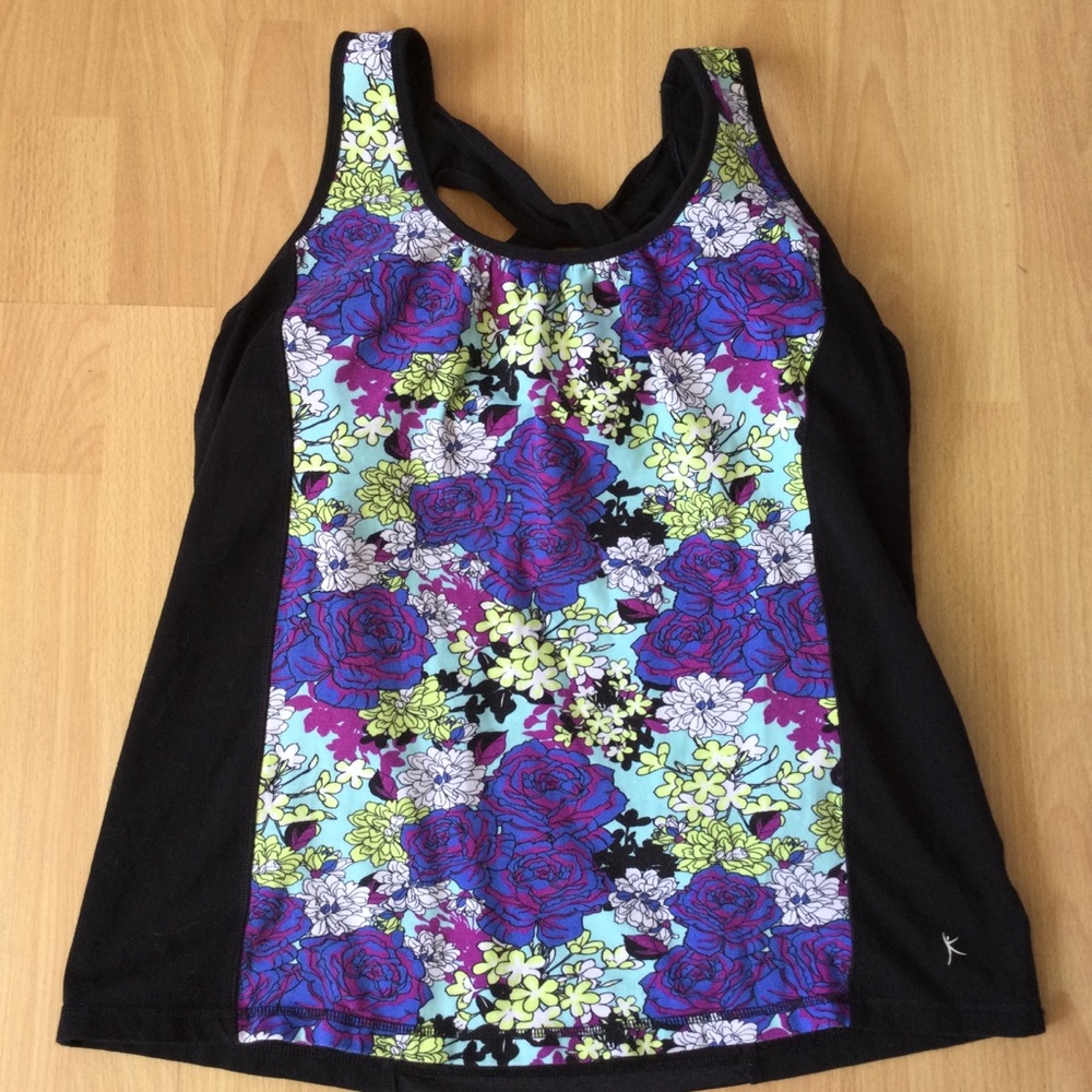Danskin 2X ( fits XL) Cotton Workout Tank with Bra Twist Straps and Vented Back